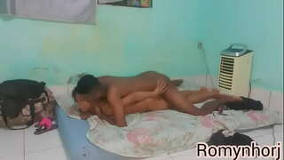 Ta sintá den e bebe i Ta sintá den e bebe i