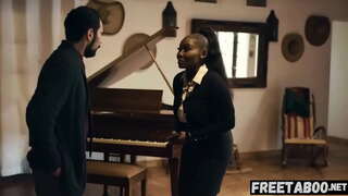 Qo&#039;rqib Busty Ko&#039;chmas Mulk Agenti Shartnoma Er Uchun Mijoz Fucks