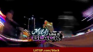 Vruća sexy MILF vozi velike crne čudovište kurac 38