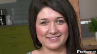 ���લાપ્રેમી સુંદરતા suck કરશે તેના હાર્ડ કાળો ગાંડ અને તેના વિચાર puss હાર્ડ fucked.