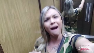 Kayente huur di bola di su amigu d.