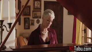 ���ீட்டில் பெண் விளையாட போது கணவன் விட்டு - ரியான் Keely, ஜினா வாலண்டினா